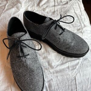 Eileen Fisher Charcoal Lace-Up Platform Oxfords